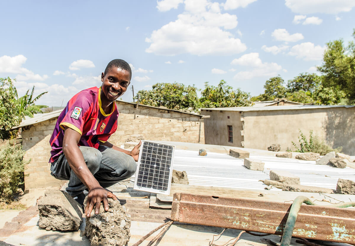 Flexible payments for solar lighting